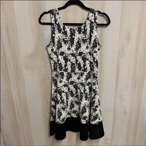 Le Lis Stitched Fix Lace Emboss Dress Size Medium